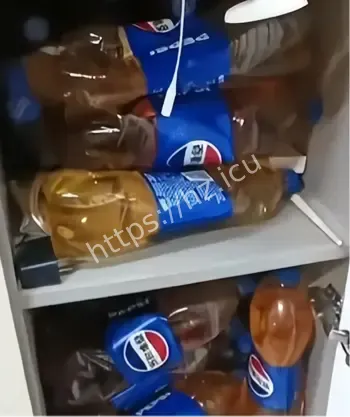 义乌租客藏尿液瓶子清理惨状